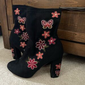 Chinese Laundry womens boots size 8.5